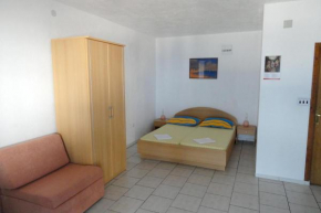 Отель Studio Businci 11232c  Трогир